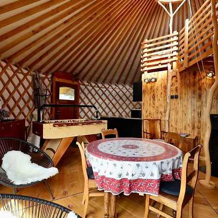 Luxe tent Les Yourtes De La Valette Floreffe